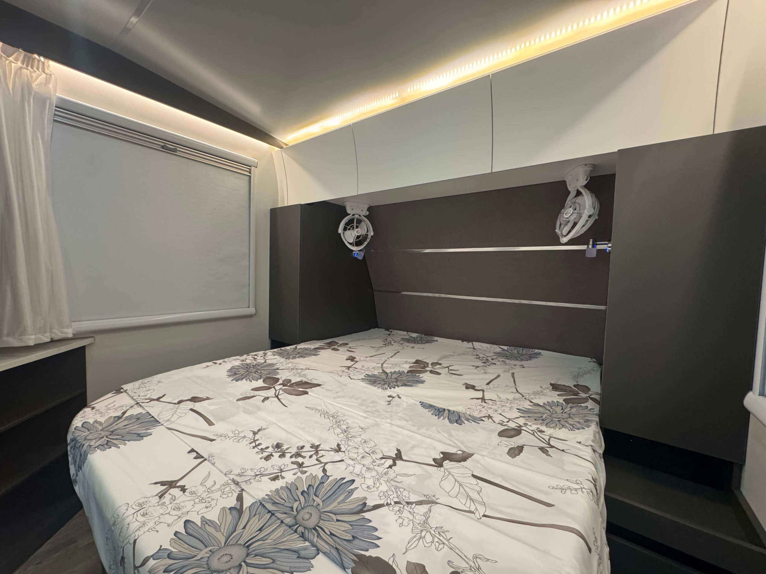 Century Trailres's Venus16 16ft Caravan